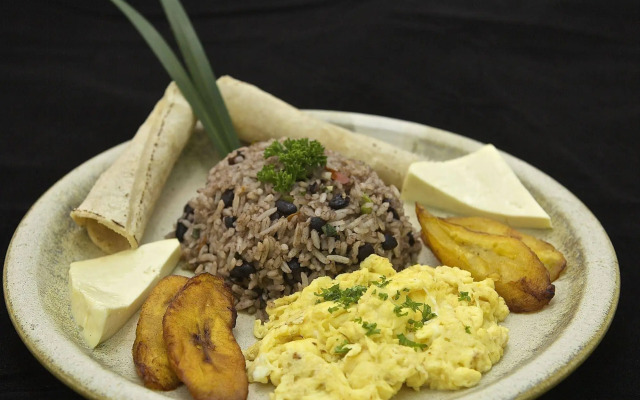 El Sano Banano Beachside Hotel