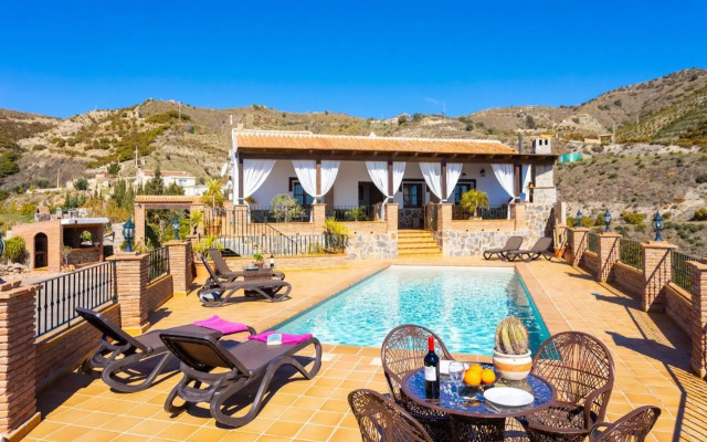 Villa Flores At Home