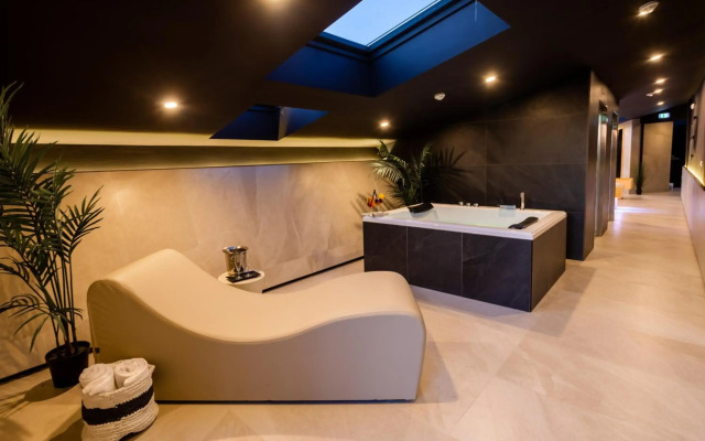 Black Hotel