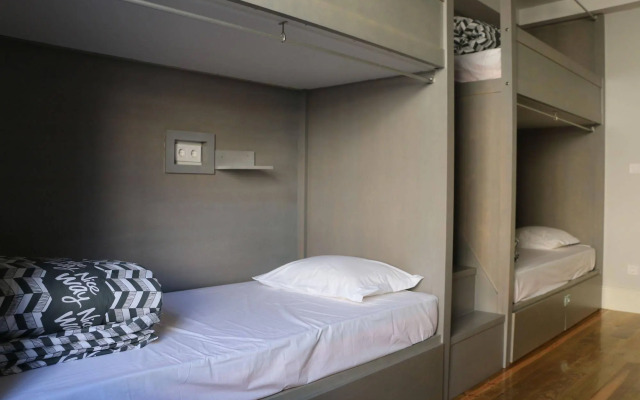Nice Way Porto Hostel
