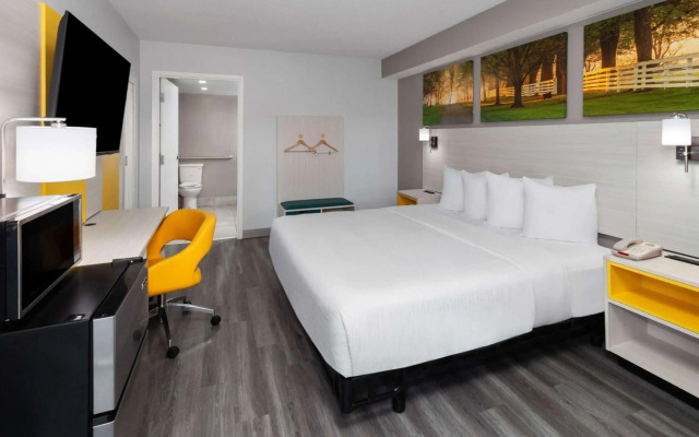 Days Inn by Wyndham Baltimore Northwest