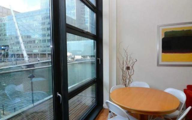 Discovery Dock Apartments West