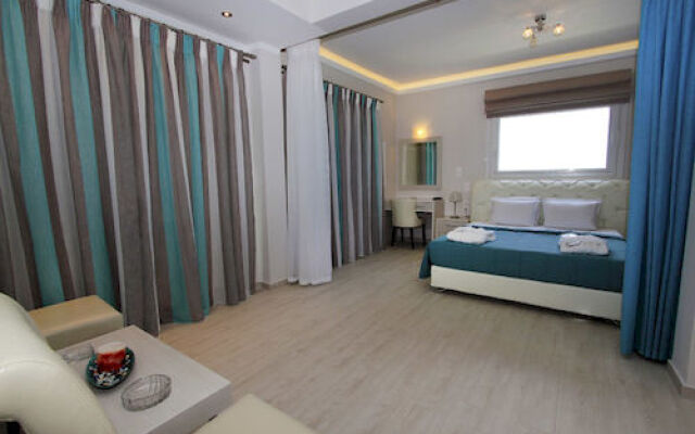 Paralia Luxury Suites