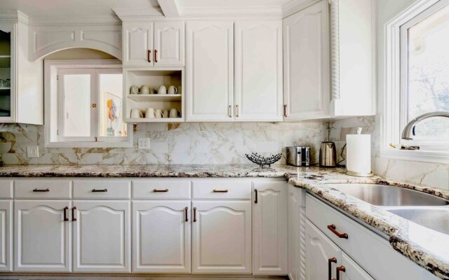 Paradise Vacation Estate Near Universal Studios