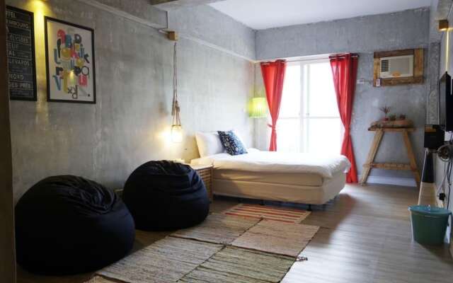 Lunar Sea Bed and Breakfast