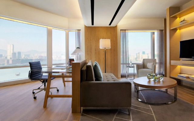 Renaissance Hong Kong Harbour View Hotel