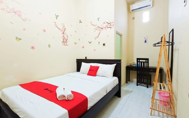 RedDoorz Syariah near Universitas 17 Agustus Banyuwangi – Guest Rooms – Banyuwangi