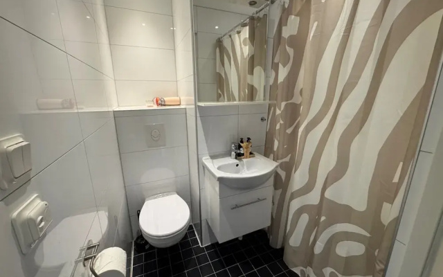 Modern 1-bedroom Apartment for 6 Near Kristianstad