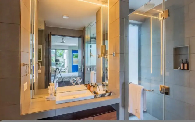 Avior by Hireavilla - 4BR w Infinity Pool in Parra