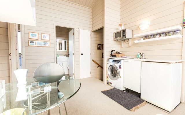 3 Bedroom Home with Harbour Views