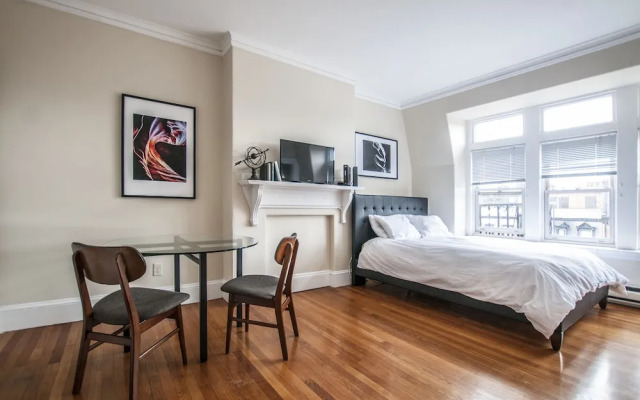 Pleasant Back Bay Suites by Sonder