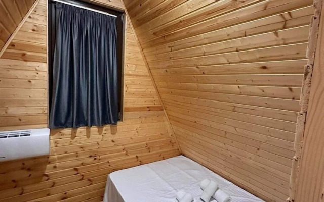 Thomas Hut
