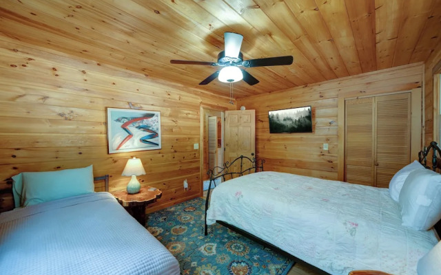 Mountain Haven in the Woods