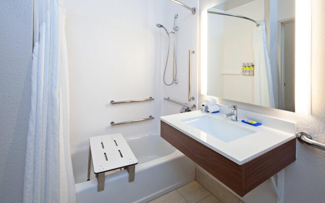 Holiday Inn Express & Suites Rancho Mirage - Palm Spgs Area by IHG