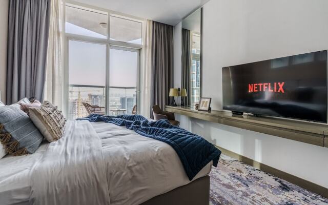 Eloquent Cozy Studio with Incredible Canal Views