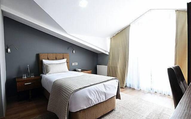 The Elegant Hotel