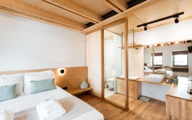 Thallos the Boutique