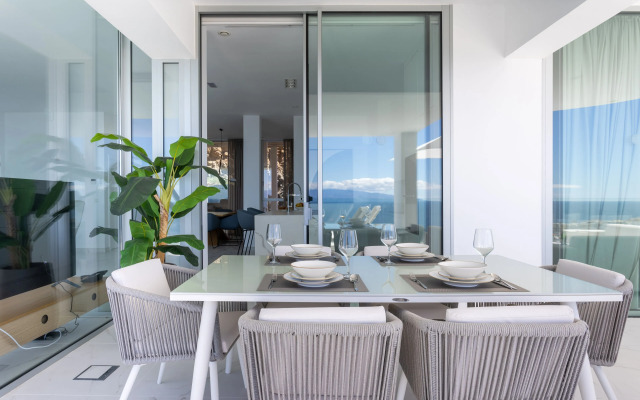 Crystal I Luxury Apartments