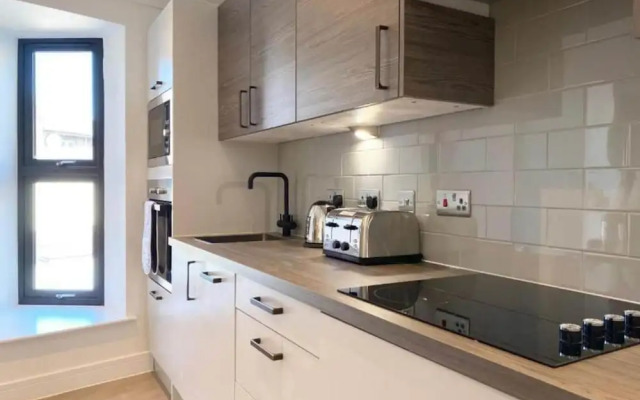 Modern Stylish 2 bedroom 2 Bath Apts.