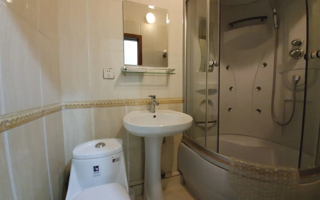Land Hotel