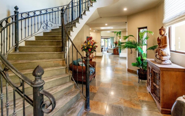 Stunning beachfront Flamingo mansion with incomparable ocean setting