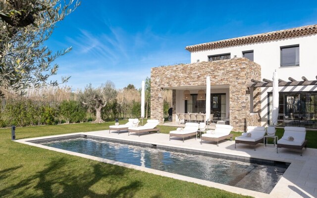 Villa Azalea by The Pearls Collection