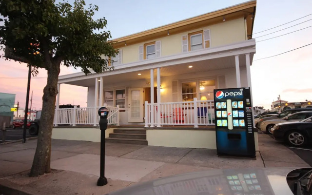 Clarem Happy Days Inn