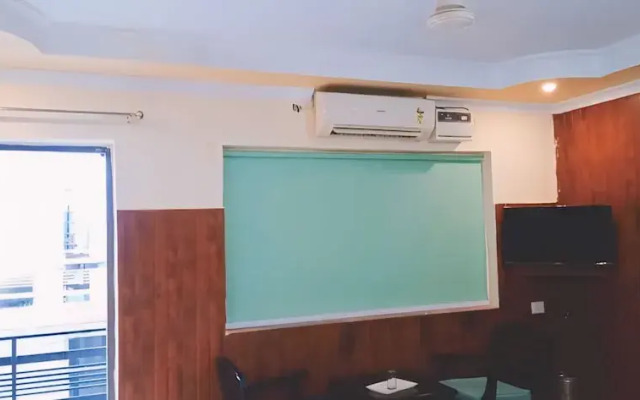 Hotel Leisure Palace