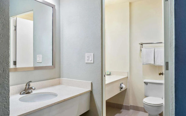 Best Western Golden Sails Hotel