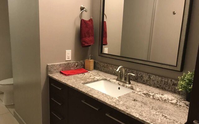 Pleasant  2BR Apartment | Great Value Downtown