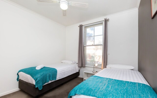 AMAL, 1BDR North Melbourne Apartment