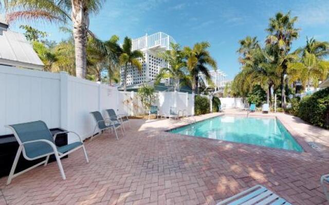 Palm Isle 3210 by RedAwning