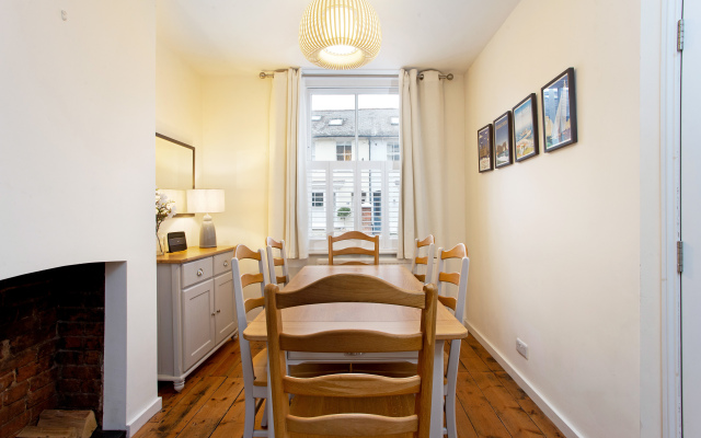 Perfect for family stays, ideal for walk to shops & restaurants