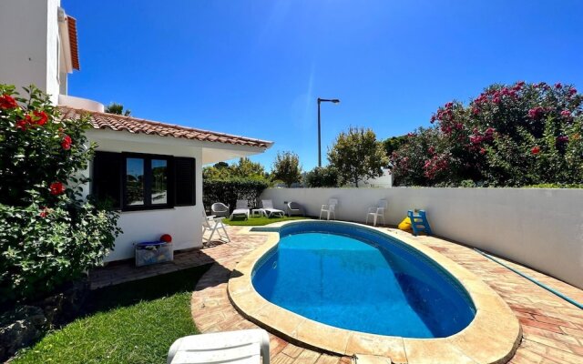 Vilamoura Traditional Villa With Pool by Homing