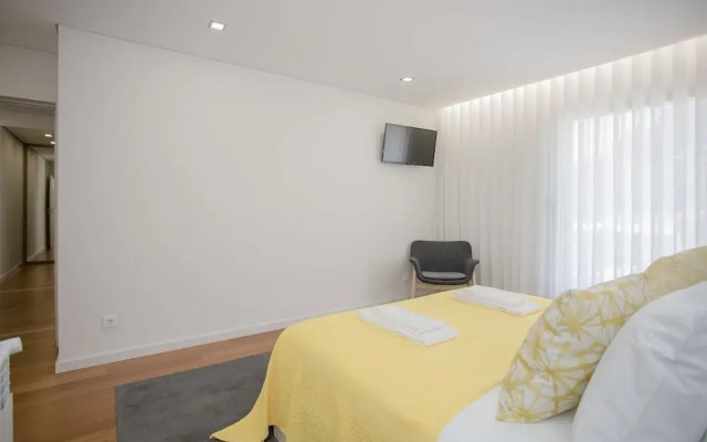 Liiiving - Luxury River View Apartment V