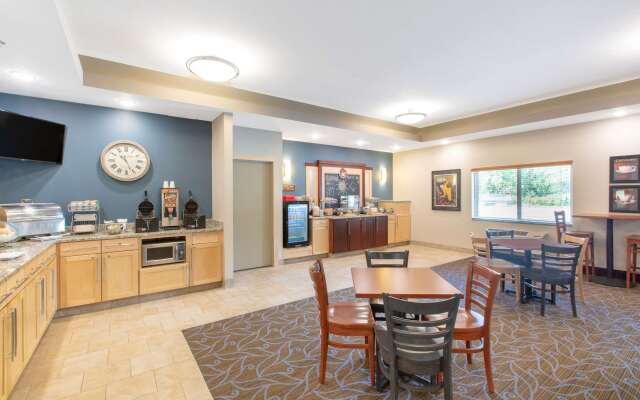 AmericInn by Wyndham Humboldt