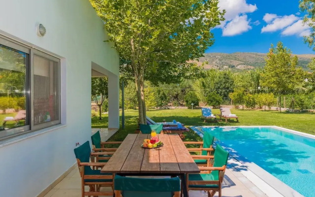Villa Verano - Spacious 5-bdr & 5-bth Villa