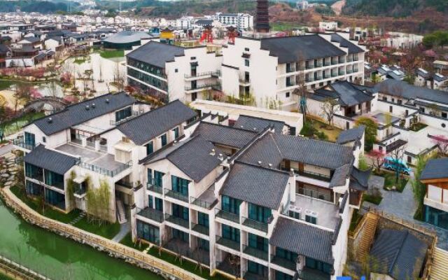 Wunvzhou Dreamless Lake Resort Hotel