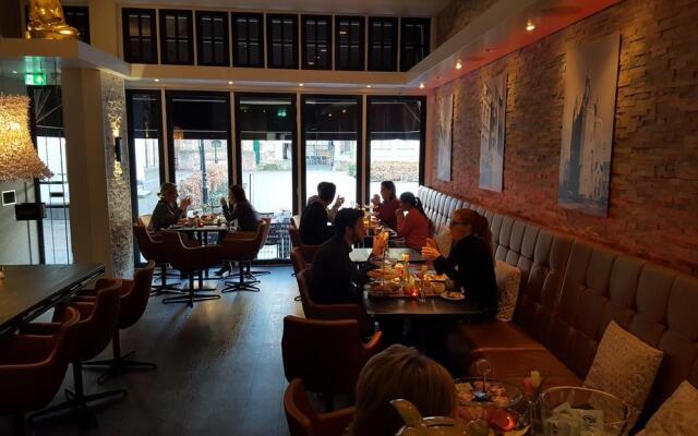 Apart Food and Drinks