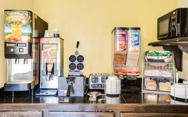 Super 8 Motel - Wilmington