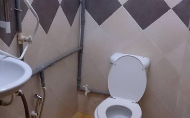 SPOT ON 90049 Saba Inn