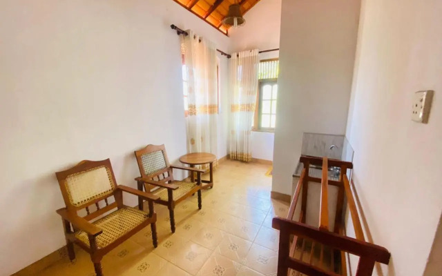 colonial bungalow