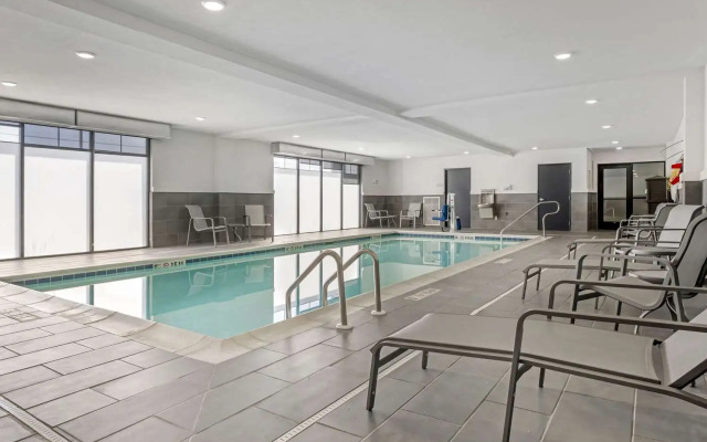 Comfort Inn & Suites Clarksville - Louisville North