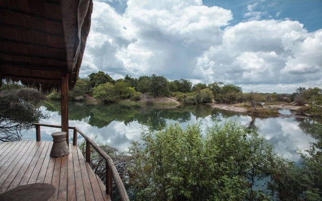 Sindabezi Island Camp