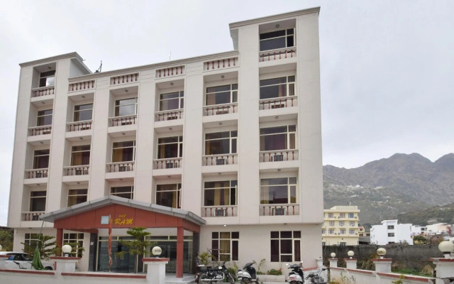 Hotel shree palace, katra ,