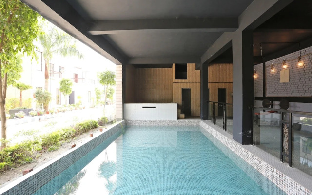 Capital O 24794 Aaryavan Resorts