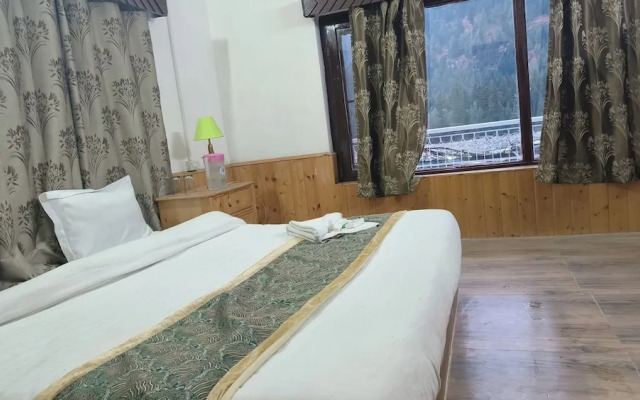 Singh Saab Rooms & Cafe