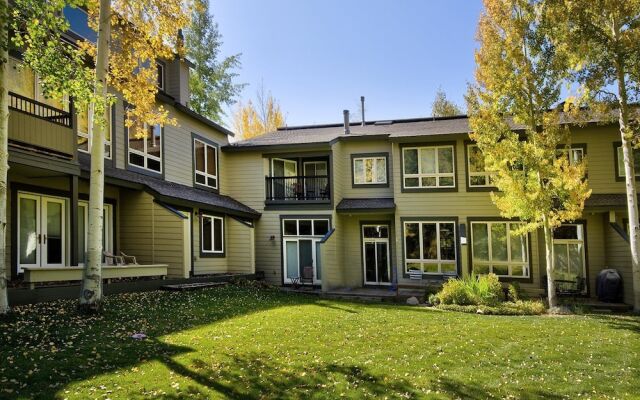 Coldstream Townhome 38