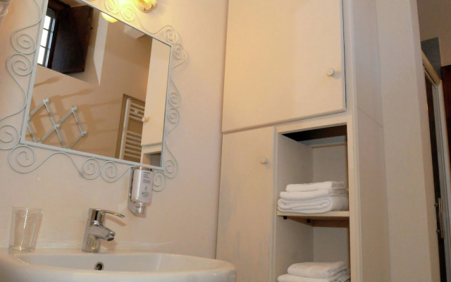 Modern Apartment in Monticelli Brusati with Pool