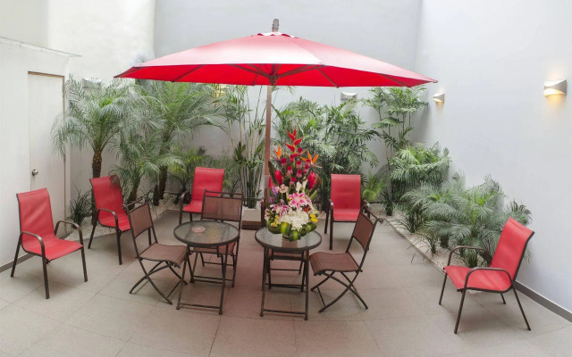 Sm Hotel And Business